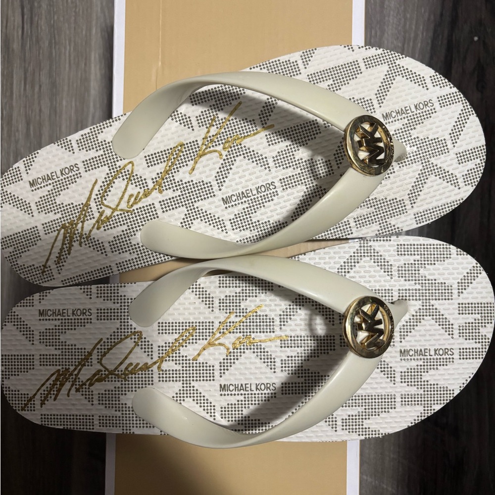 Michael Kors Flip Flop